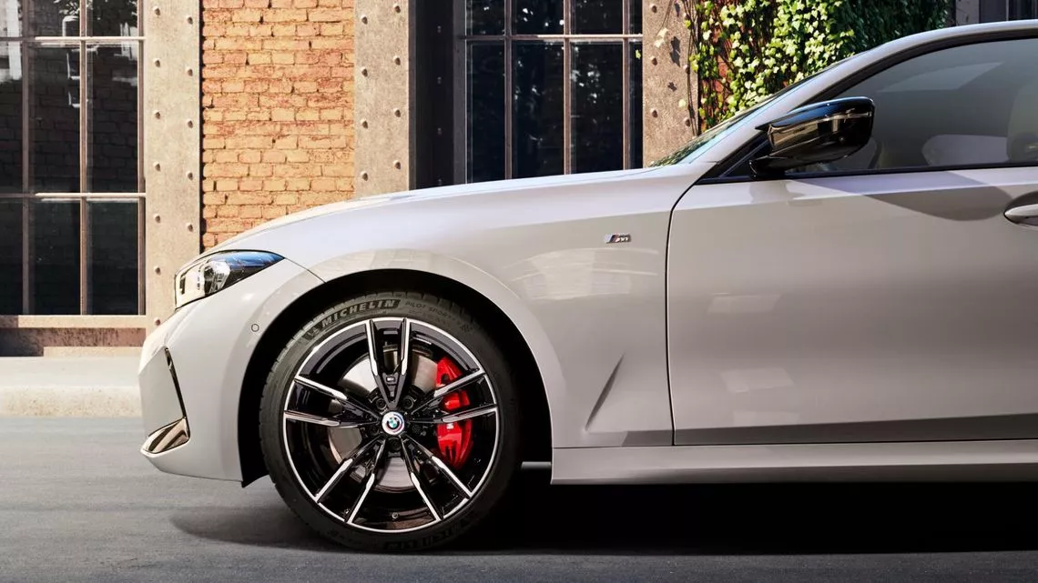 Complete Luxury Car Tyre Size Guide in India: Vehicle-Wise Specifications & Buying Tips